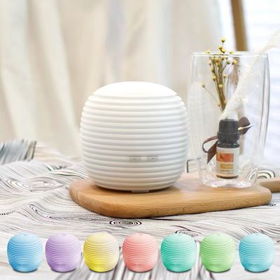 Diffuseur d'arôme USB mini portable d'huile essentielle blanche de 100 ml parfait pour le spa de bureau à domicile