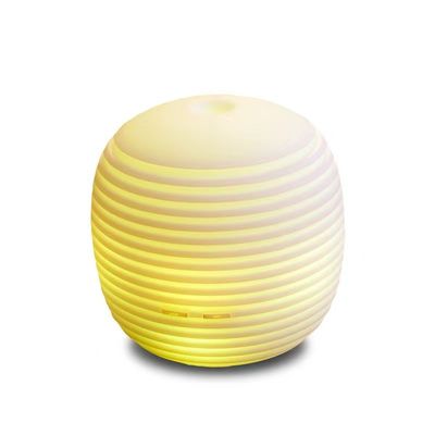 Diffuseur d'arôme USB mini portable d'huile essentielle blanche de 100 ml parfait pour le spa de bureau à domicile