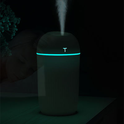 Diffuseur d'arôme de voiture USB Mini Humidificateur de l'air purificateur USB alimenté et parfait pour les voyages